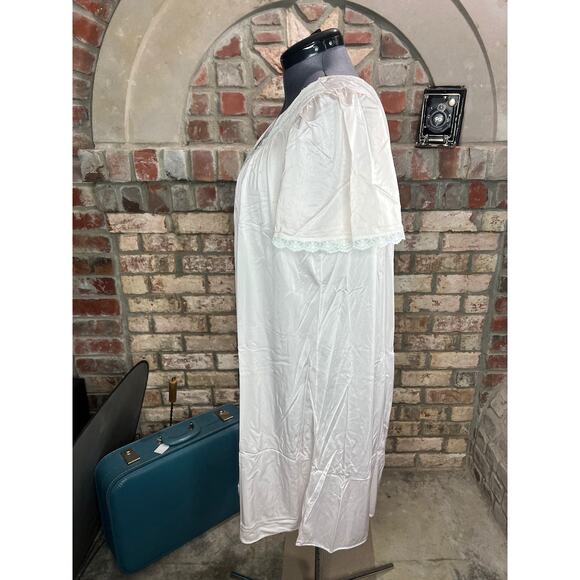 satin nightgown V neck lace pink - Picture 5 of 9